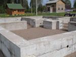 Фундамент под дом и вид бани