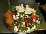 в ресторане предлагается русская, вепсская, европейская кухня
